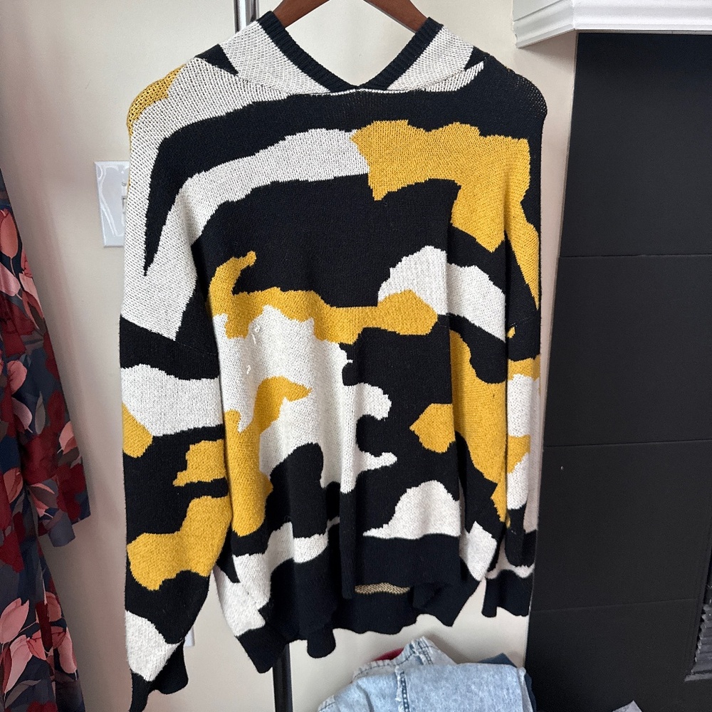 Hooded sweater
